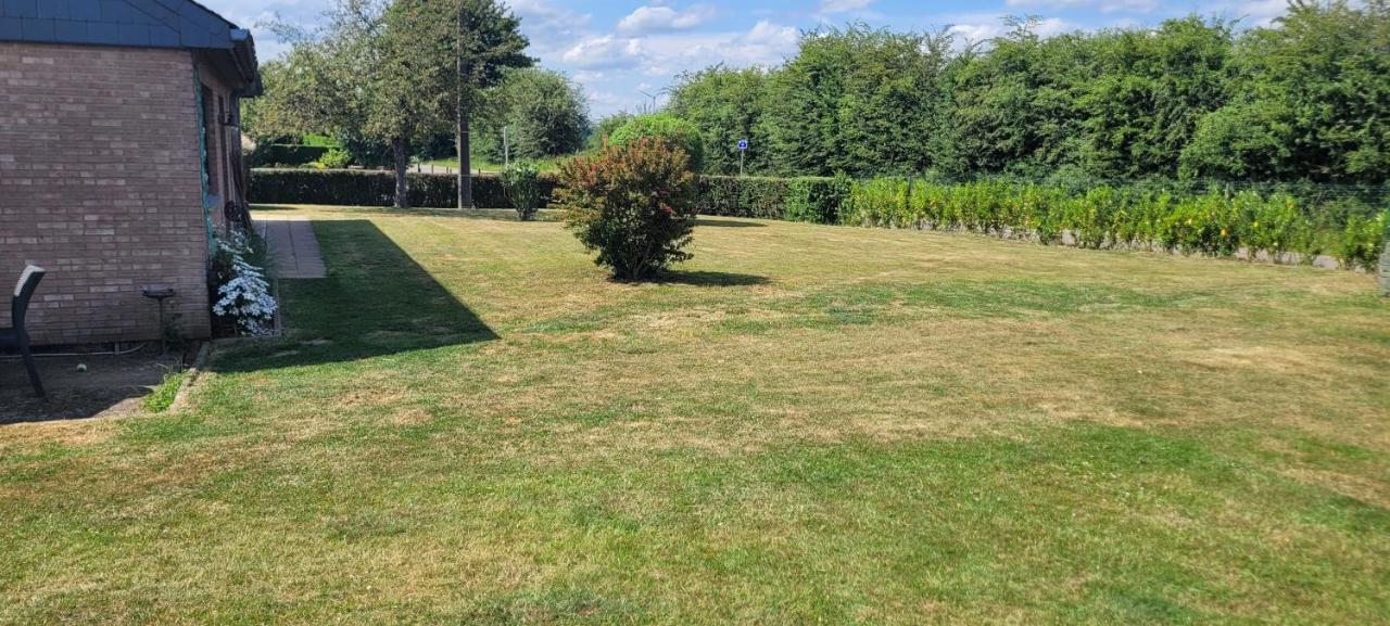 Maison De Campagne Bievre Luaran gambar